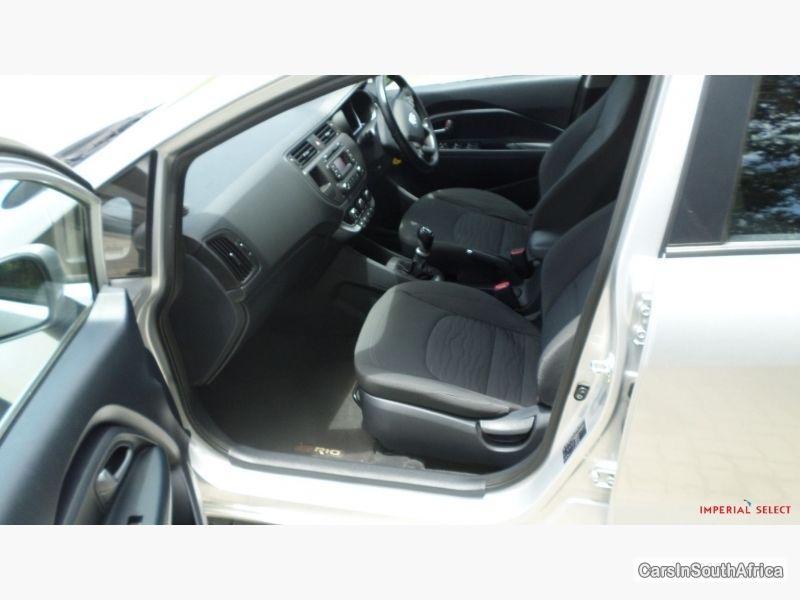 Kia Rio Manual 2014 - image 4