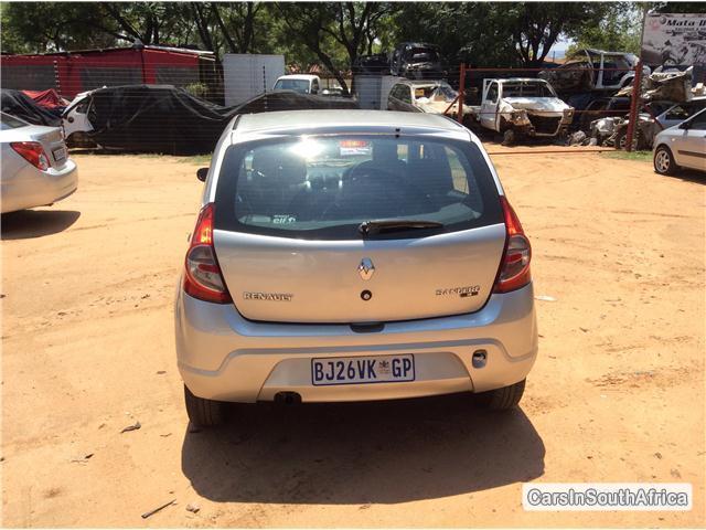 Renault Sandero Manual 2011 - image 4