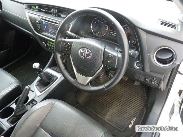 Toyota Auris Manual 2014 - image 4