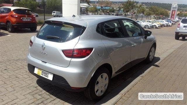 Renault Clio Manual 2016 - image 4
