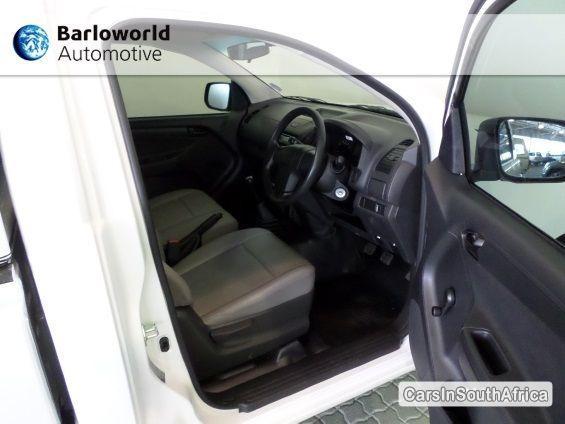 Isuzu Manual 2015 - image 4