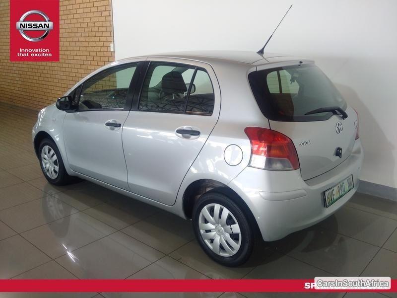 Toyota Yaris Manual 2011 - image 4