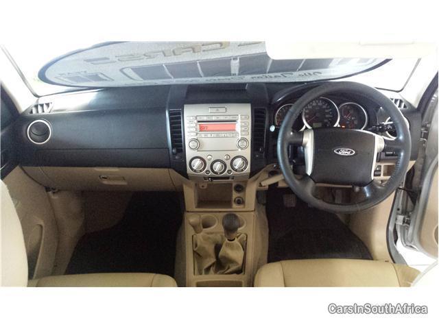 Ford Everest Manual 2010 - image 4