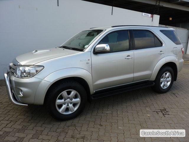 Toyota Fortuner Automatic 2011 - image 4