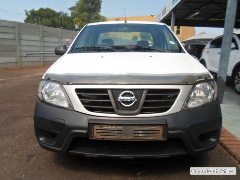 Nissan NP200 Manual 2013 - image 4