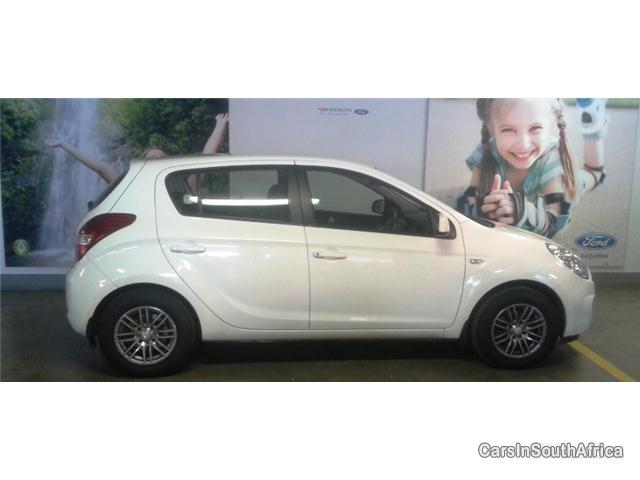 Hyundai i20 Manual 2010 - image 4