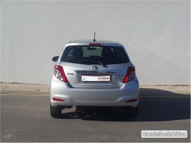 Toyota Yaris Manual 2013 - image 4
