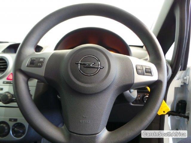 Opel Corsa Manual 2013 - image 4