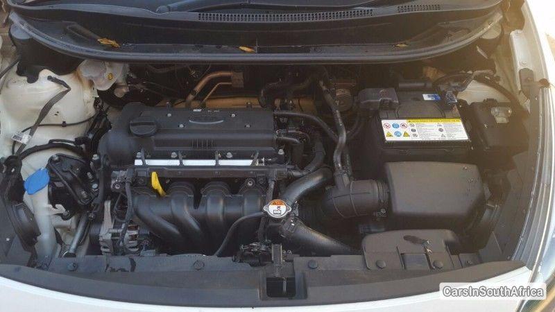 Kia Rio Manual 2011 - image 4