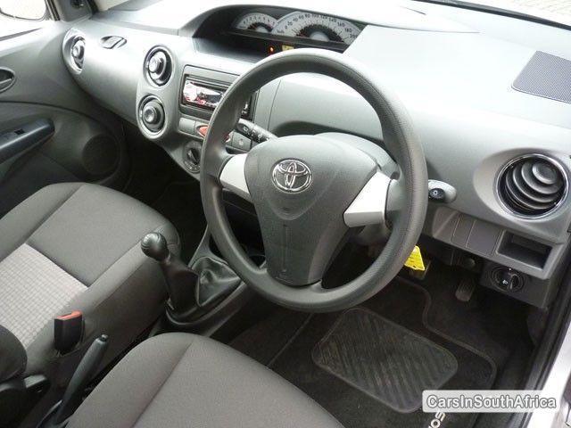 Toyota Etios Manual 2015 - image 4