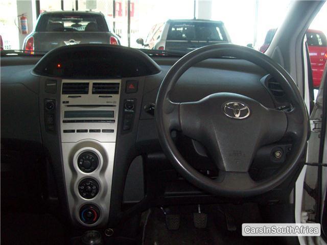 Toyota Yaris Manual 2011 - image 5