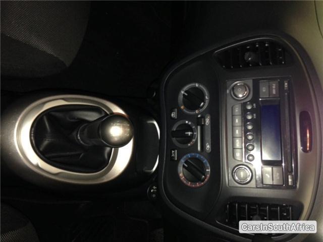 Nissan Juke Manual 2013 - image 5