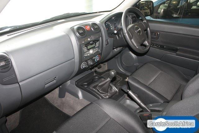 Isuzu KB Series Manual 2013 - image 5