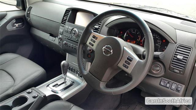 Nissan Pathfinder Automatic 2014 - image 5