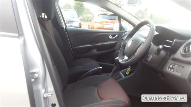 Renault Clio Manual 2016 - image 5