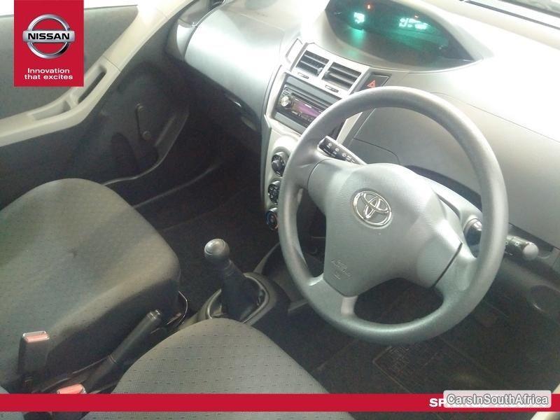Toyota Yaris Manual 2011 - image 5