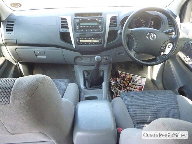 Toyota Hilux Manual 2011 - image 5