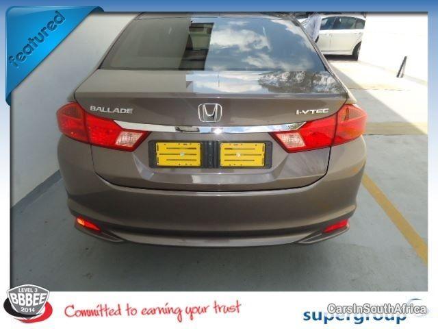 Honda Ballade Automatic 2014 - image 5