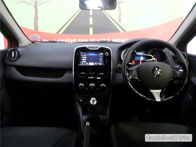 Renault Clio Manual 2015 - image 5