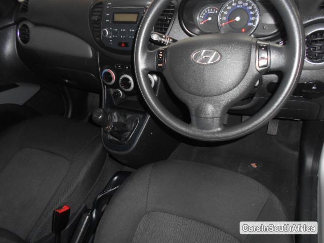 Hyundai i10 Manual 2011 - image 5