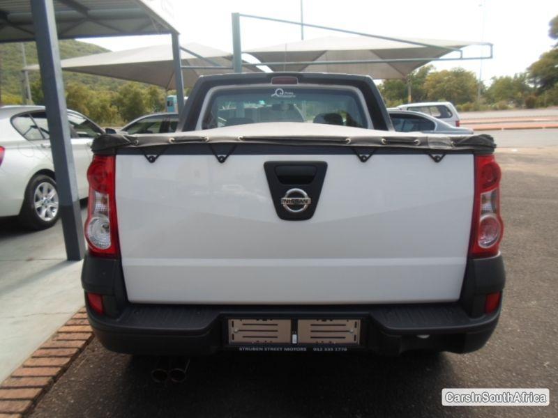 Nissan NP200 Manual 2013 - image 5