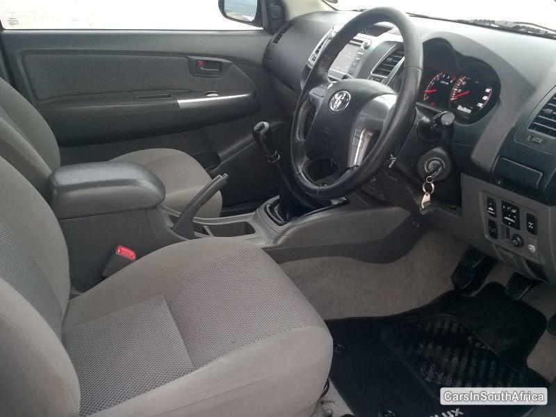 Toyota Hilux Manual 2014 - image 5