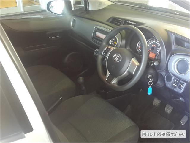 Toyota Yaris Manual 2013 - image 5