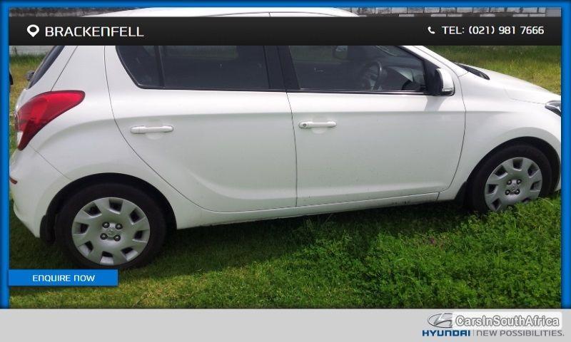 Hyundai i20 Manual 2014 - image 6