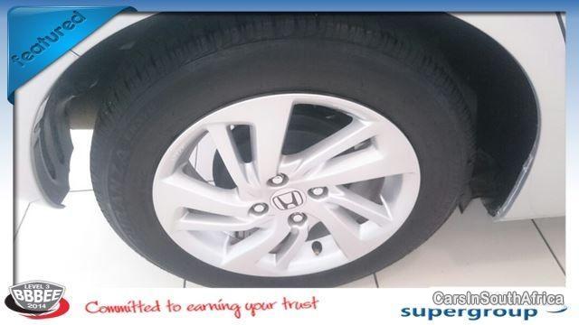 Honda Jazz Manual 2015 - image 6