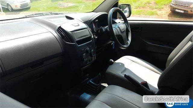 Isuzu KB Series Manual 2015 - image 6