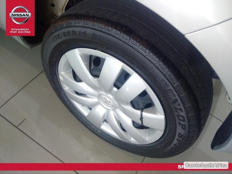 Toyota Yaris Manual 2011 - image 6