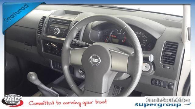 Nissan Navara Manual 2013 - image 6