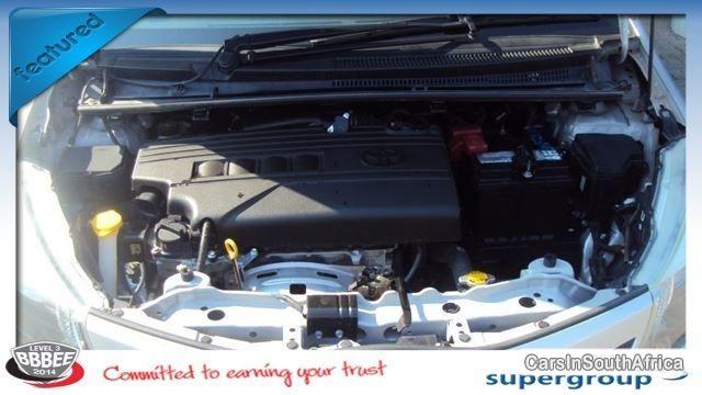 Toyota Yaris Manual 2012 - image 6