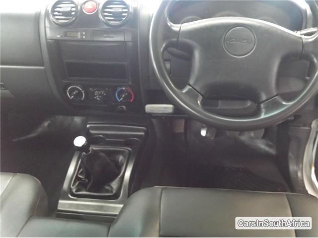 Isuzu KB250 Manual 2009 - image 6