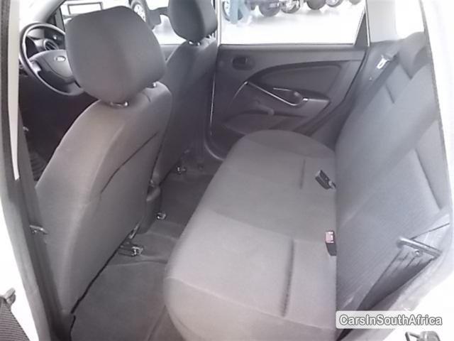 Ford Figo Manual 2012 - image 6