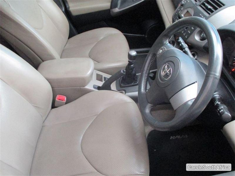 Toyota RAV-4 Manual 2007 - image 6