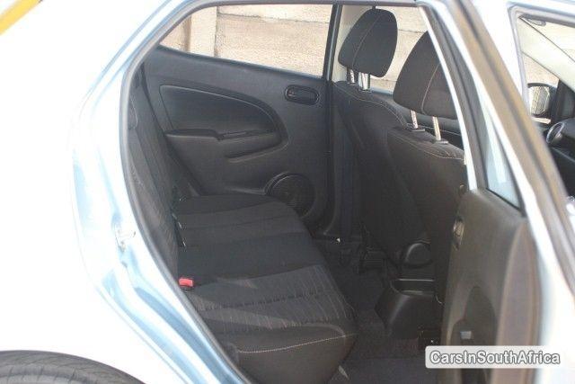 Mazda 121 Manual 2008 - image 6