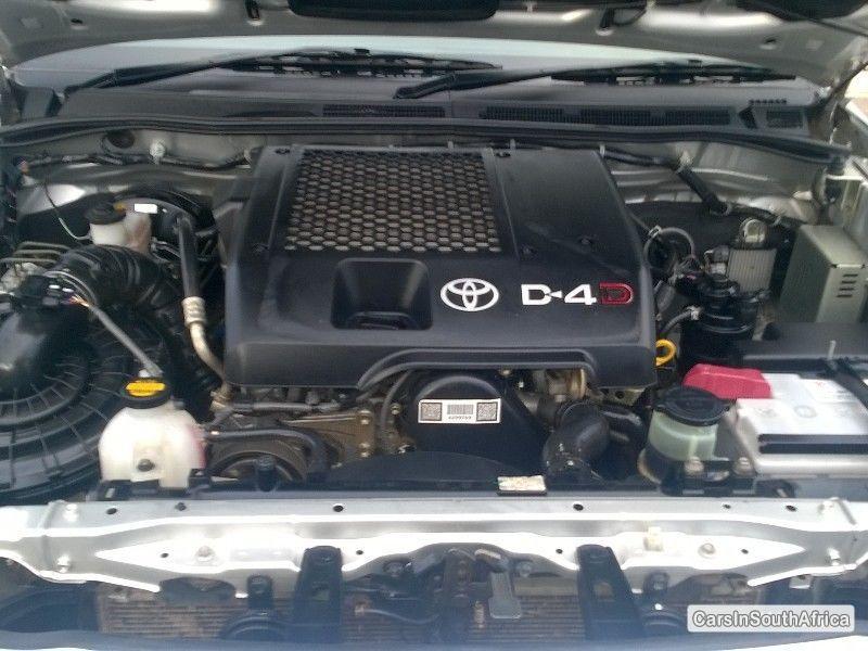 Toyota Hilux Manual 2014 - image 6