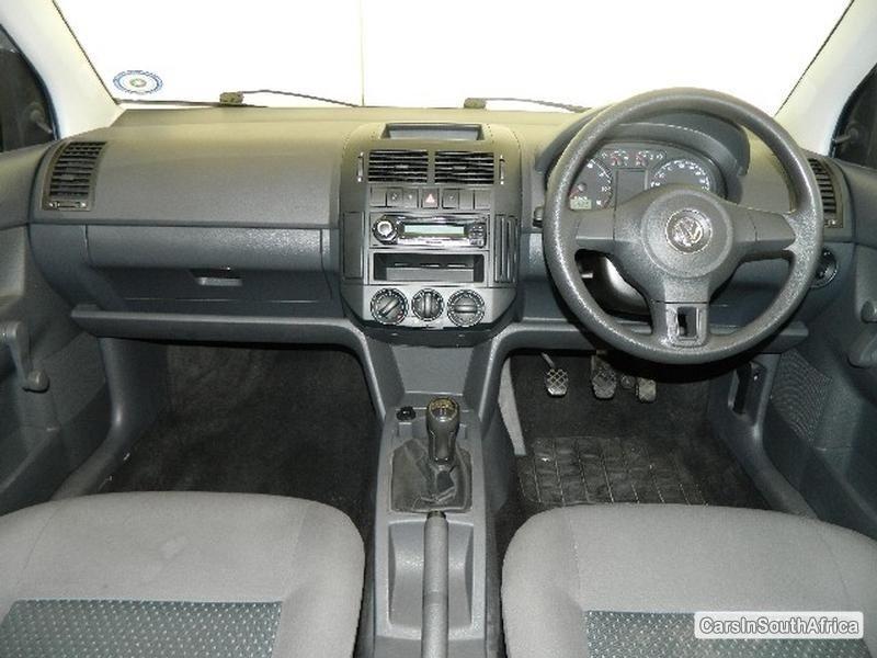 Volkswagen Polo Manual 2015 - image 6