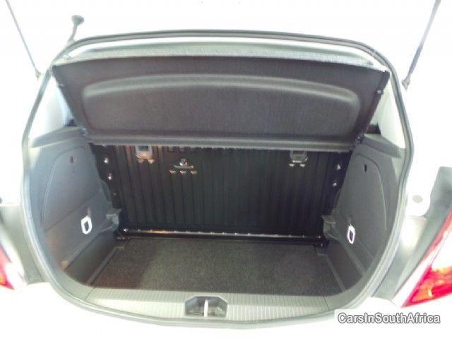 Opel Corsa Manual 2013 - image 6