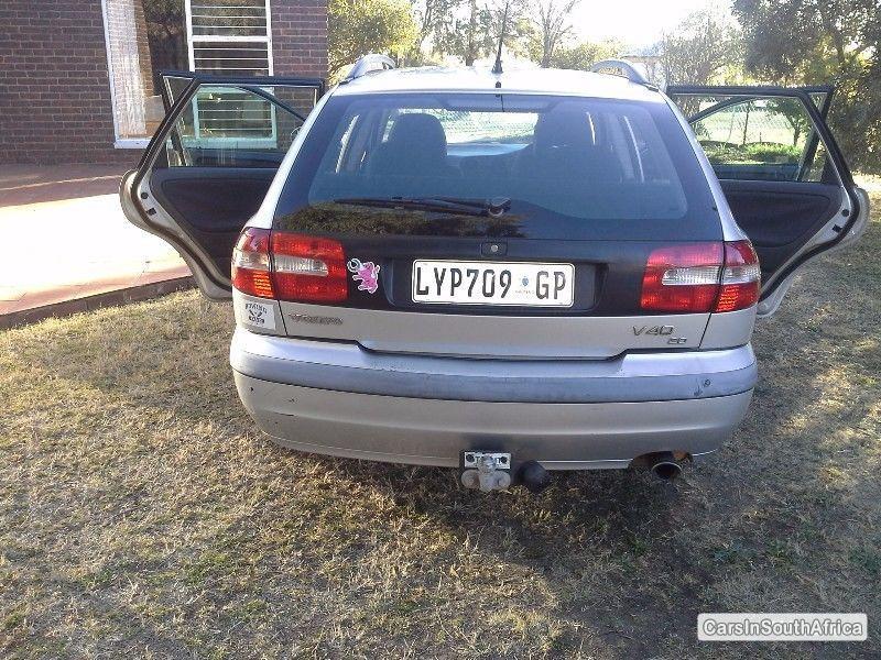Picture of Volvo V40 Manual 2000 in South Africa