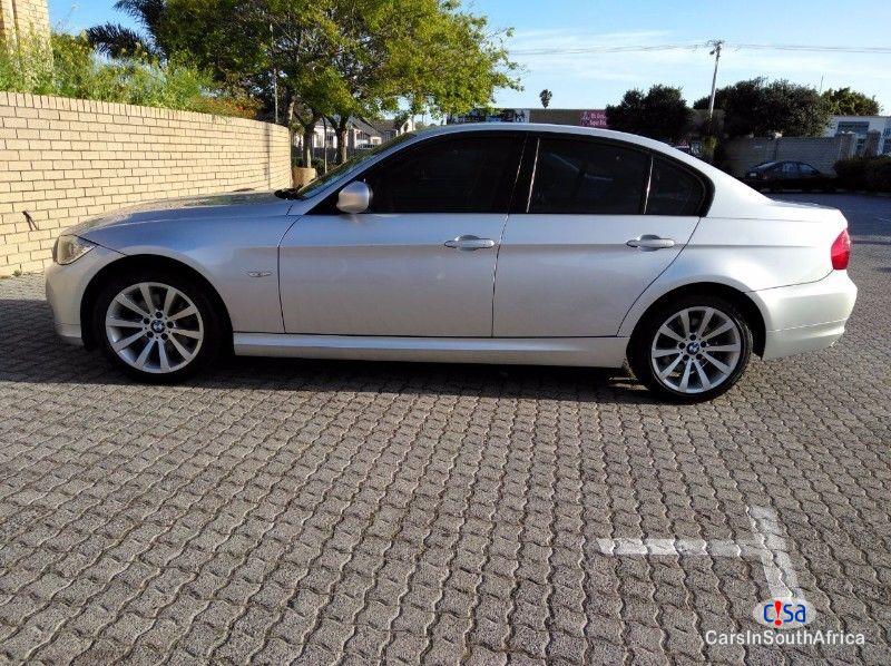 BMW 3-Series 320d Automatic 2012 - image 10