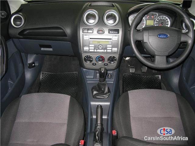 Ford Ikon 1.6 Ambiente Manual 2014 - image 10