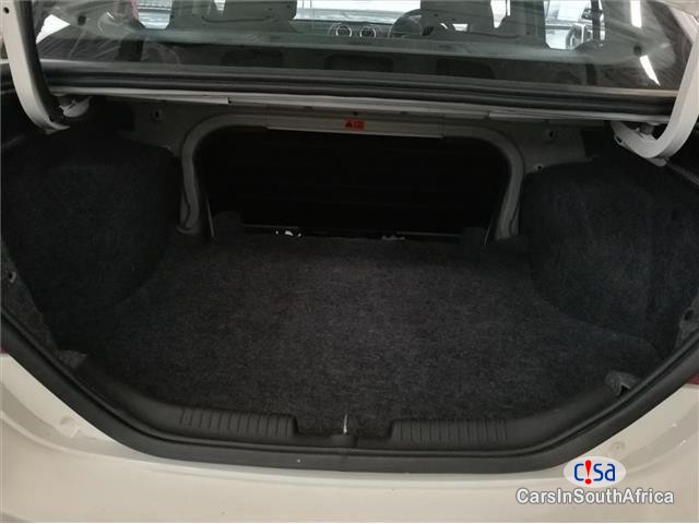 Ford Ikon 1.6 Ambiente Manual 2011 - image 10