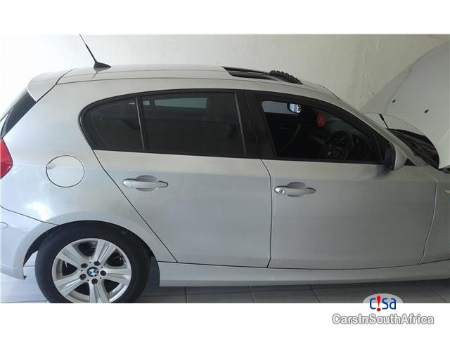 BMW 1-Series 118i 5-door Facelift Manual 2011 - image 10