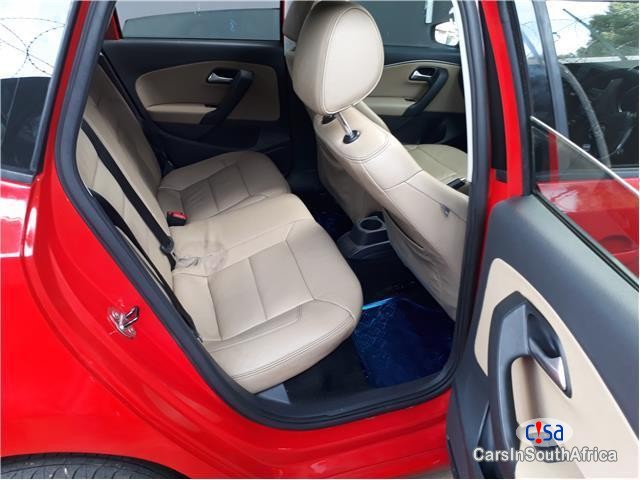 Volkswagen Polo 1.2 TSI Highline Manual 2015 - image 10