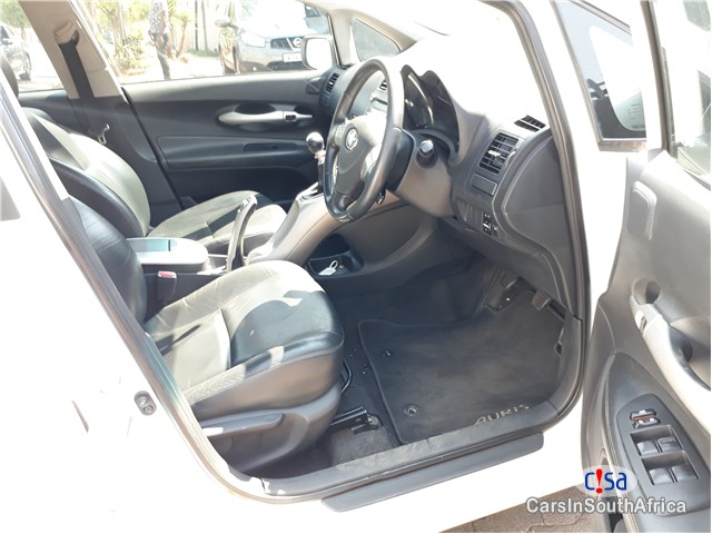 Toyota Auris 1.8 RX Manual 2009 - image 10