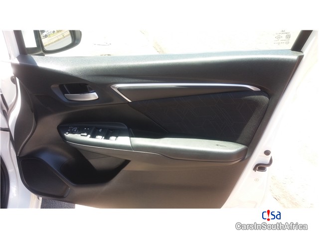 Honda Jazz 1.5 Dynamic Manual 2015 - image 10