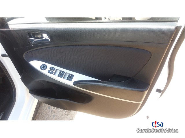 Hyundai Accent 1.6 Glide Manual 2016 - image 10