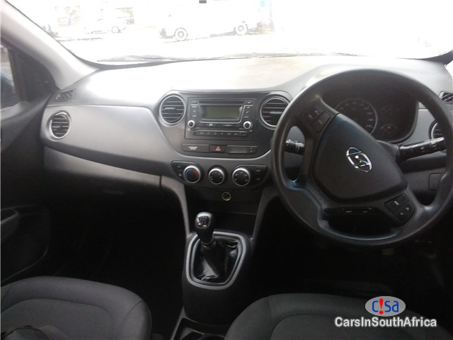 Hyundai i10 1.2 Fluid Manual 2015 - image 10